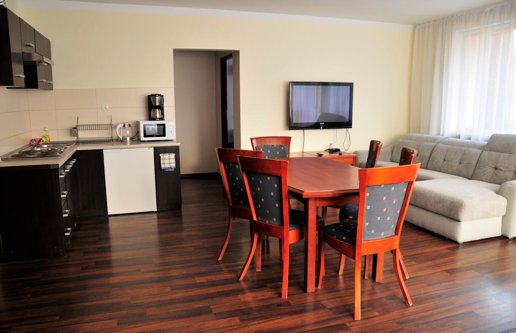Apartamenty I Pokoje Przy Parku Jelenia Góra Quarto foto